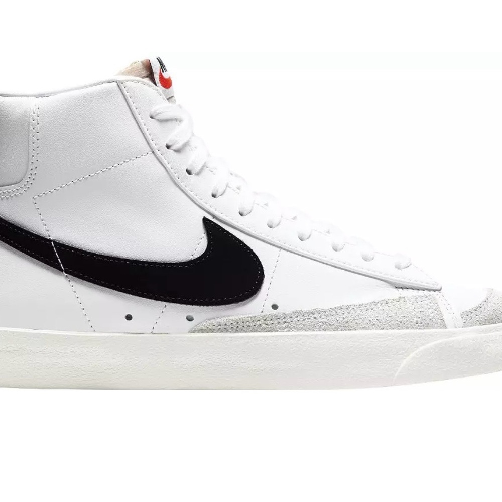 Nike Women's Blazer Mid 77 Shoes